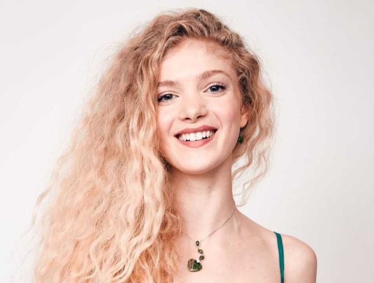 Who is "My Big Fat Greek Wedding 2" & "Jupiter's Legacy" Actress Elena Kampouris? Age, Height, Parents, Movie & TV Roles, Net Worth